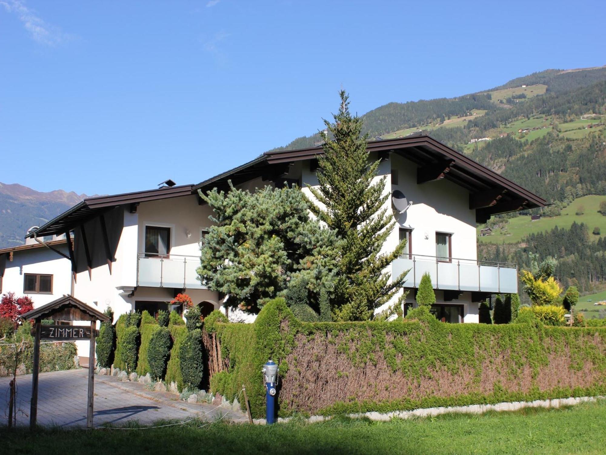 Cozy Apartment In Aschau Im Zillertal Near Ski Lift Exterior photo
